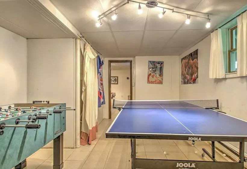 Rustic Intervale Hideaway W/ Deck & Wooded Views!