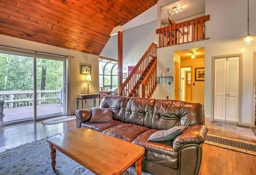 Rustic Intervale Hideaway W/ Deck & Wooded Views!