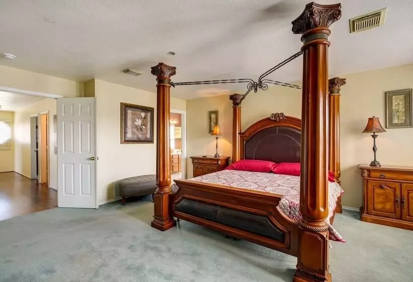 San Antonio Home W/ Private Hot Tub + Pool!