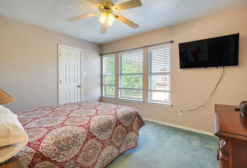 San Antonio Home W/ Private Hot Tub + Pool!