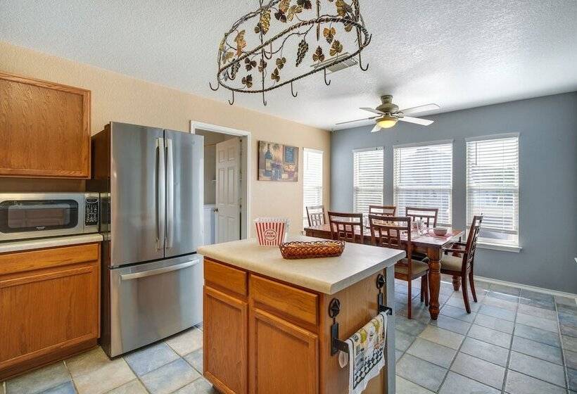 San Antonio Home W/ Private Hot Tub + Pool!