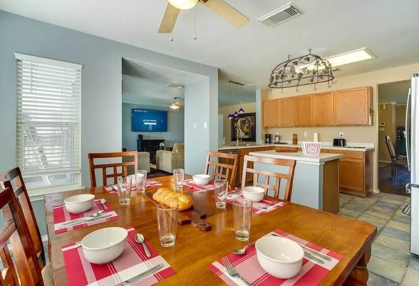 San Antonio Home W/ Private Hot Tub + Pool!