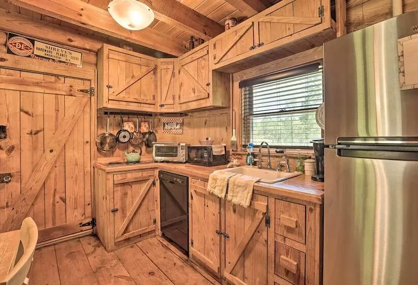 Cabin W/ Catch & Release Pond In Hueytown!