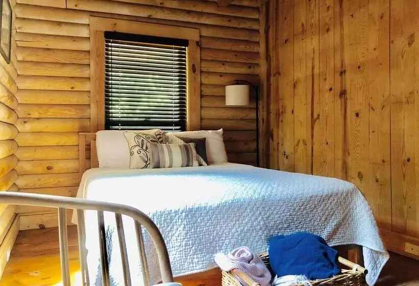 Cabin W/ Catch & Release Pond In Hueytown!