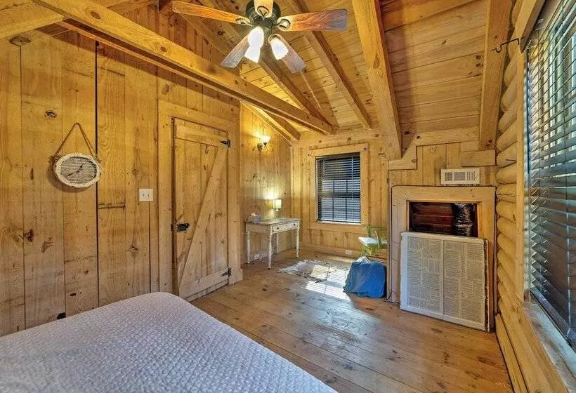 Cabin W/ Catch & Release Pond In Hueytown!