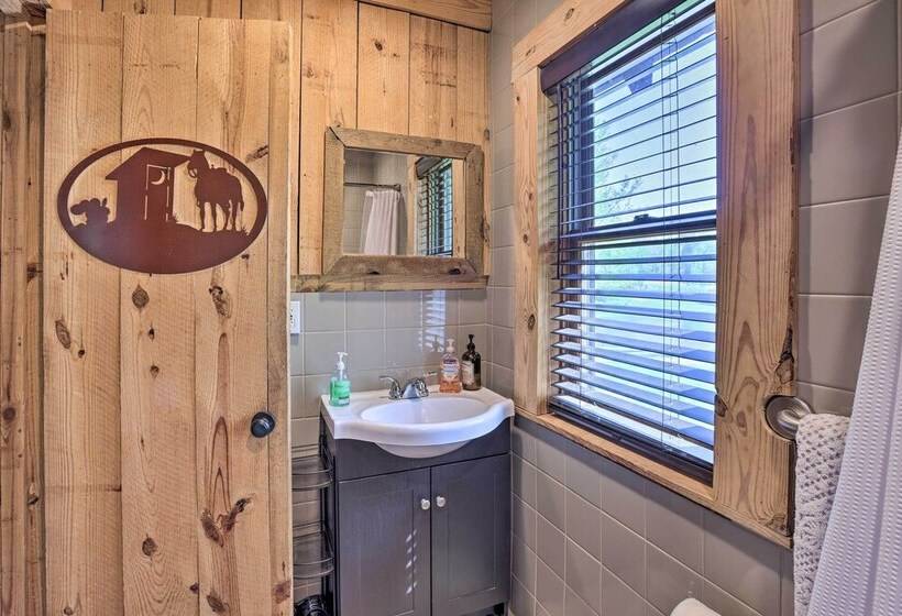 Cabin W/ Catch & Release Pond In Hueytown!