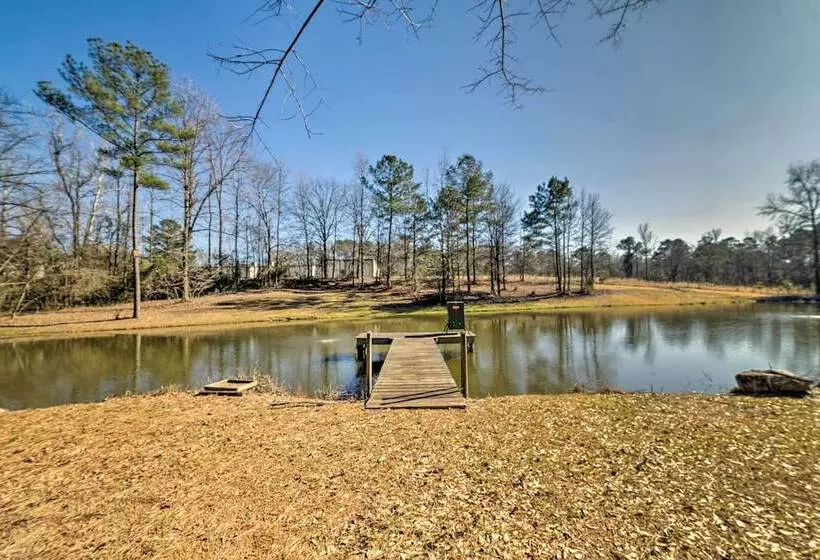 Cabin W/ Catch & Release Pond In Hueytown!
