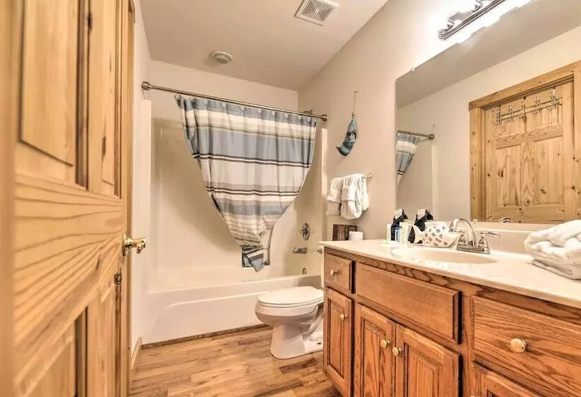 Sevierville Lake House W/ Deck & Foosball Table!