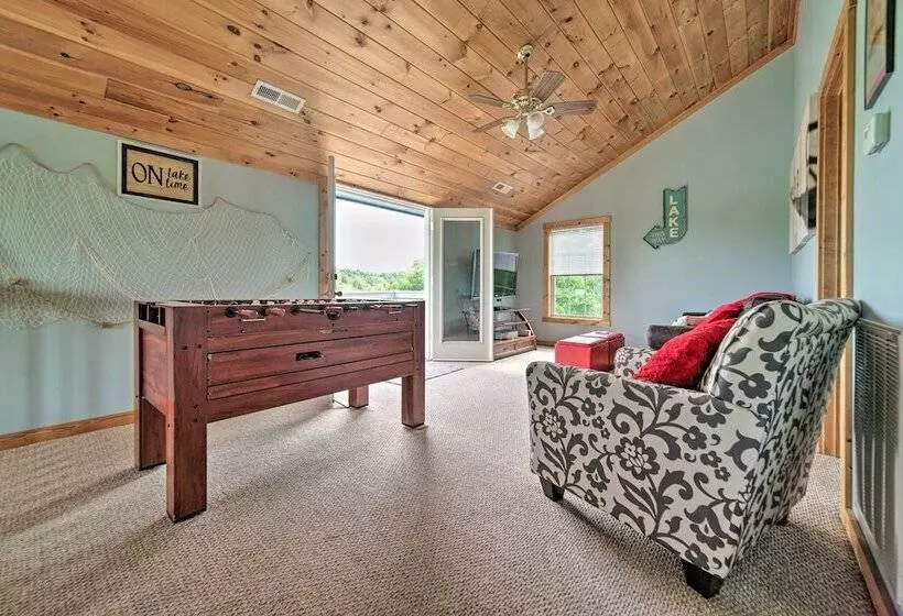 Sevierville Lake House W/ Deck & Foosball Table!