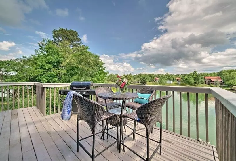 Sevierville Lake House W/ Deck & Foosball Table!