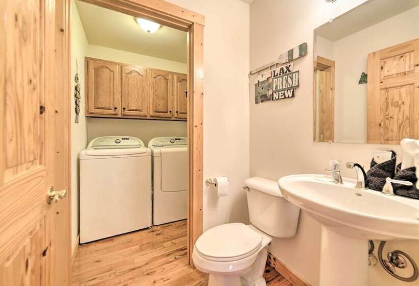 Sevierville Lake House W/ Deck & Foosball Table!