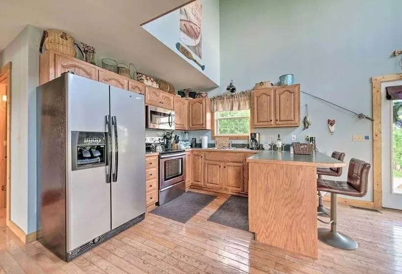 Sevierville Lake House W/ Deck & Foosball Table!