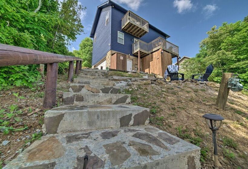 Sevierville Lake House W/ Deck & Foosball Table!