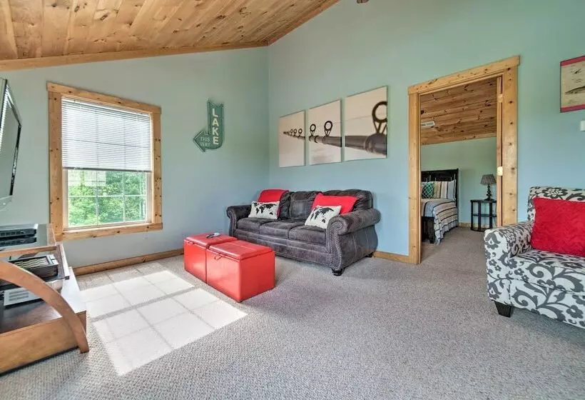 Sevierville Lake House W/ Deck & Foosball Table!