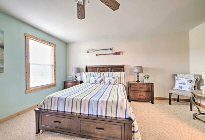 Sevierville Lake House W/ Deck & Foosball Table!