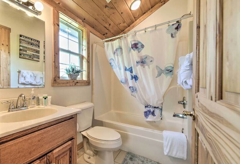 Sevierville Lake House W/ Deck & Foosball Table!