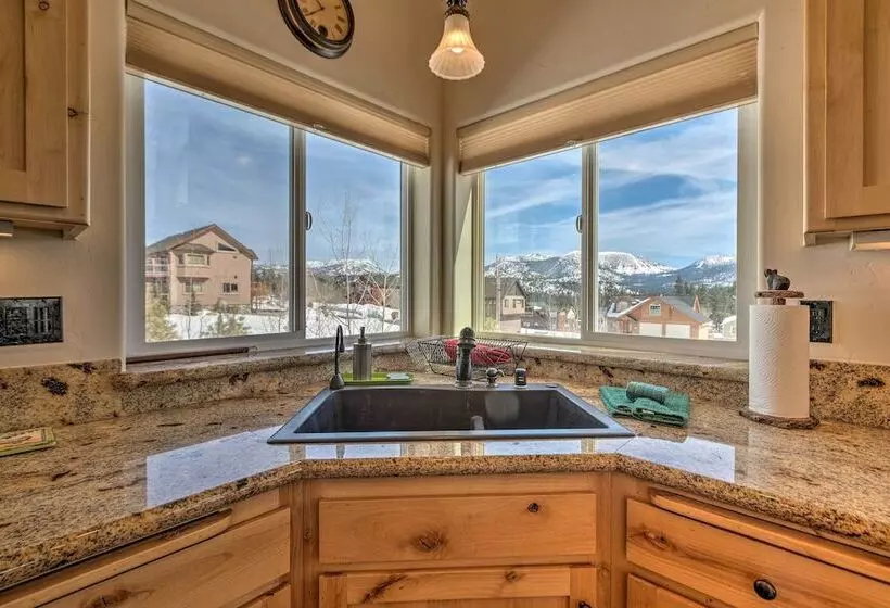 South Lake Tahoe Retreat W/ Mountain View Deck