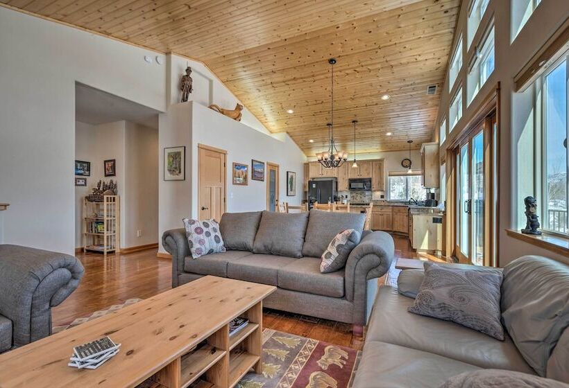 South Lake Tahoe Retreat W/ Mountain View Deck