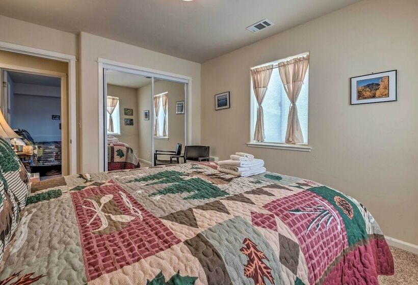 South Lake Tahoe Retreat W/ Mountain View Deck