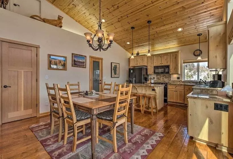 South Lake Tahoe Retreat W/ Mountain View Deck