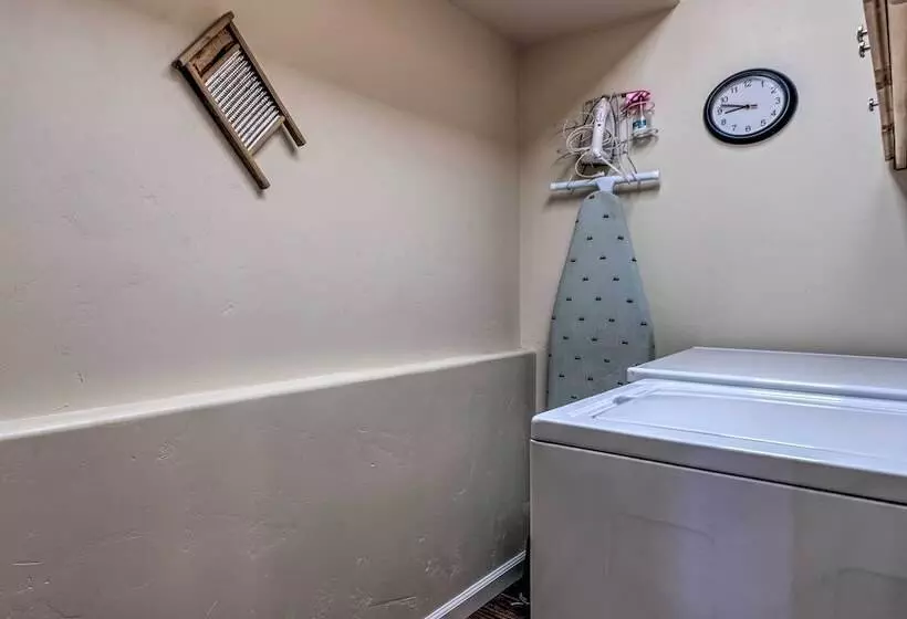 South Lake Tahoe Retreat W/ Mountain View Deck