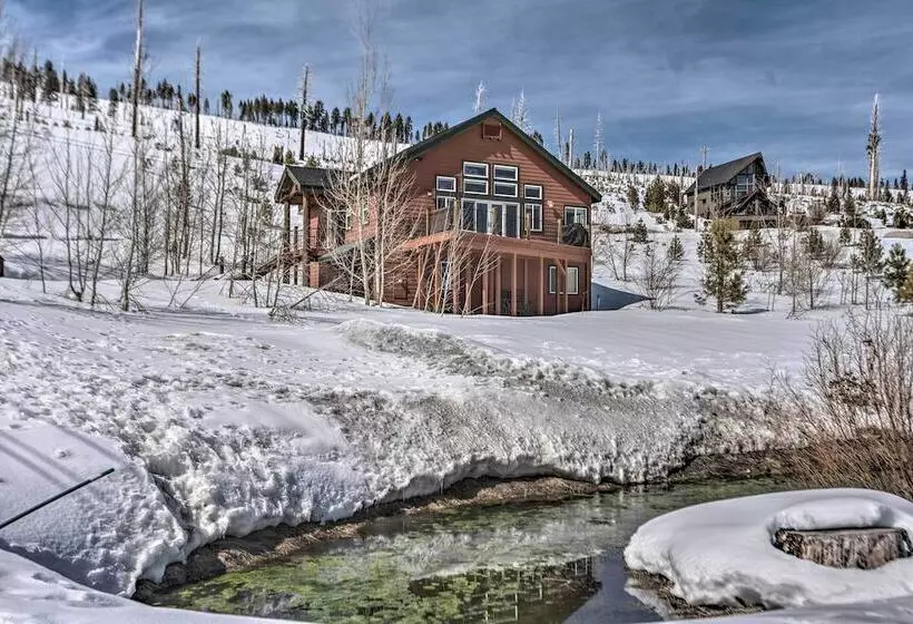 South Lake Tahoe Retreat W/ Mountain View Deck