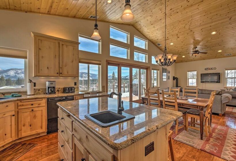 South Lake Tahoe Retreat W/ Mountain View Deck