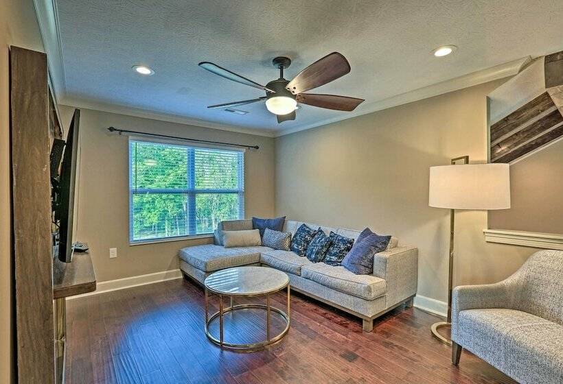 Spacious Family Home W/ Fire Pits, Large Yard