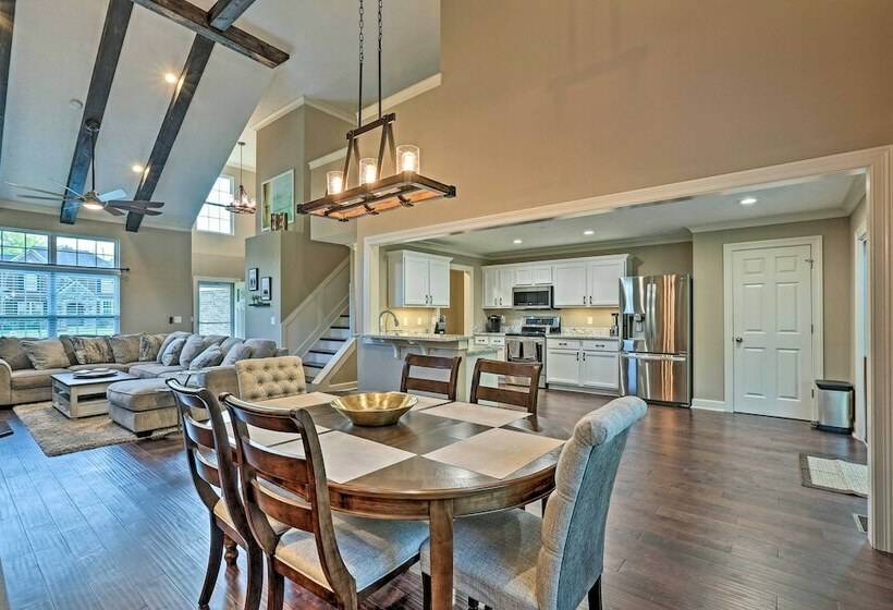 Spacious Family Home W/ Fire Pits, Large Yard