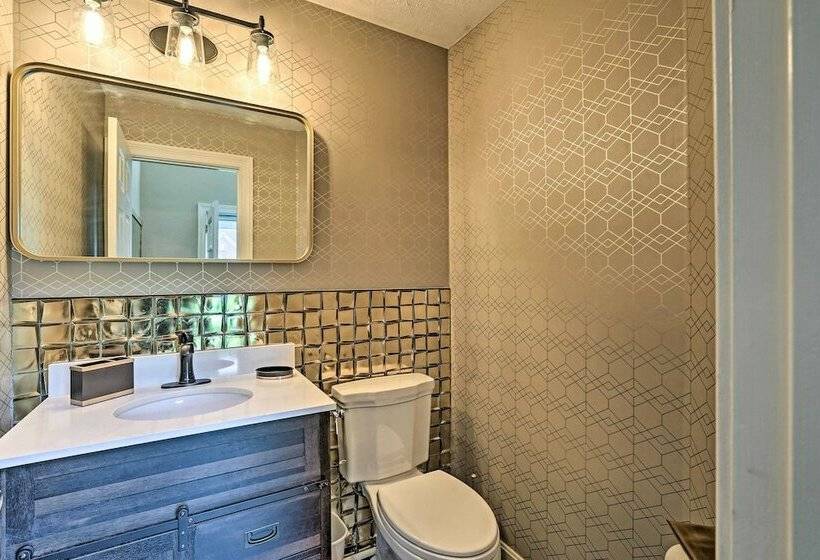 Spacious Family Home W/ Fire Pits, Large Yard