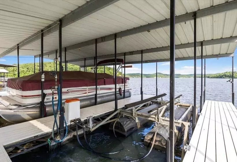 Private Dock: Spacious Lakefront Home In Stover