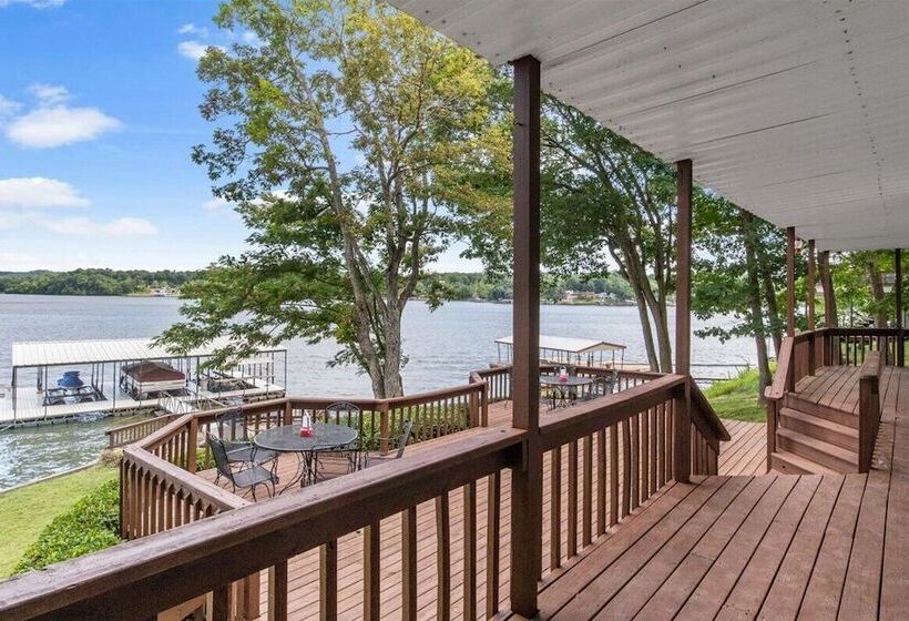 Private Dock: Spacious Lakefront Home In Stover