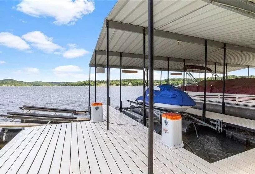 Private Dock: Spacious Lakefront Home In Stover