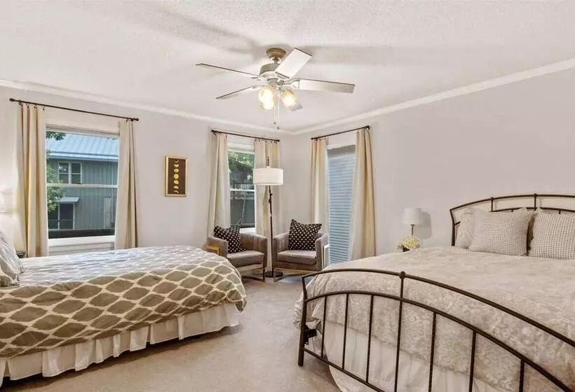 Private Dock: Spacious Lakefront Home In Stover