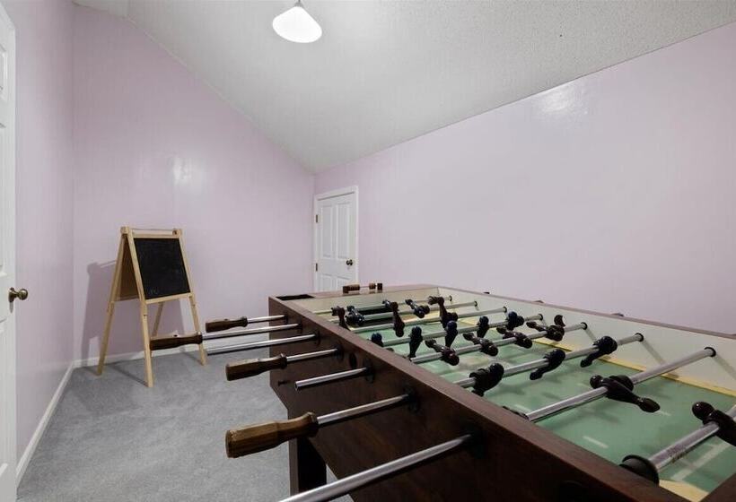 Private Dock: Spacious Lakefront Home In Stover