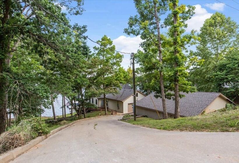Private Dock: Spacious Lakefront Home In Stover