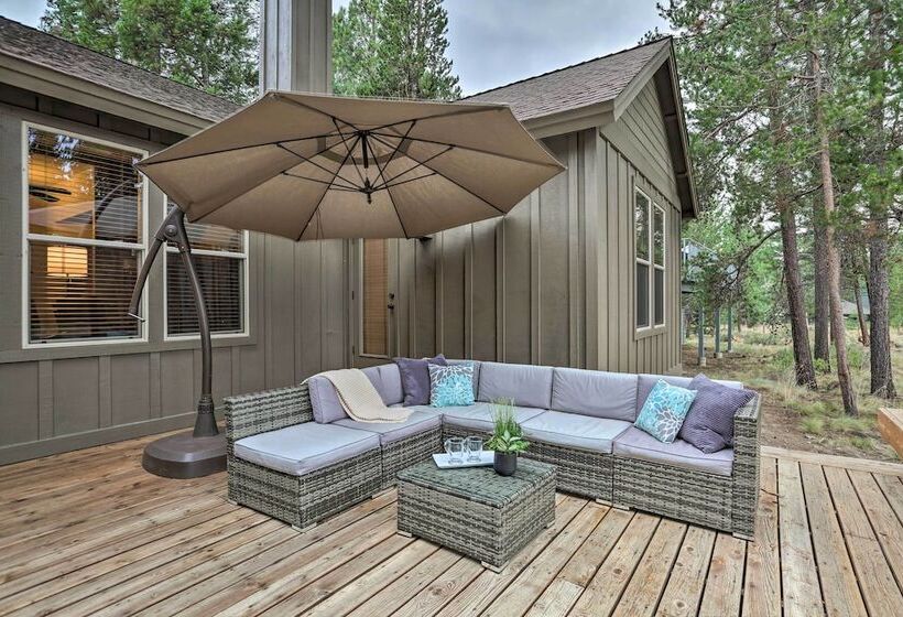 Spacious Sunriver Home W/ Hot Tub & Gas Grill
