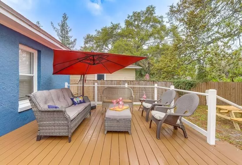 St Petersburg Escape W/ Fenced Yard + Games!