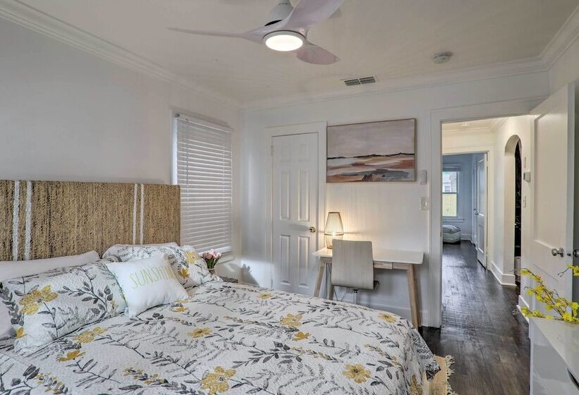 St Petersburg Escape W/ Fenced Yard + Games!