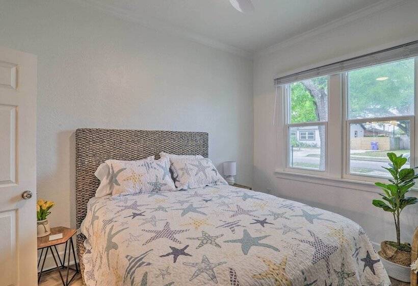 St Petersburg Escape W/ Fenced Yard + Games!