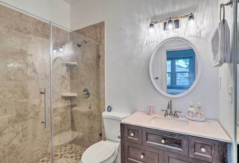 St Petersburg Escape W/ Fenced Yard + Games!