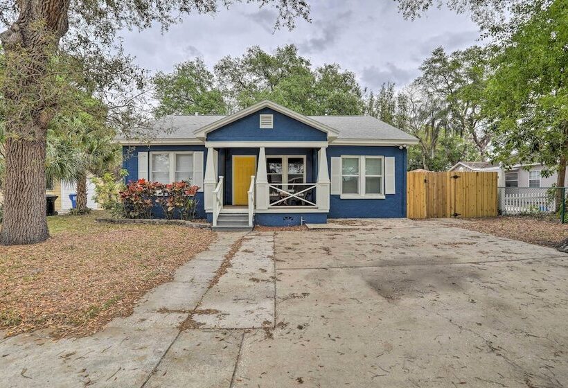 St Petersburg Escape W/ Fenced Yard + Games!