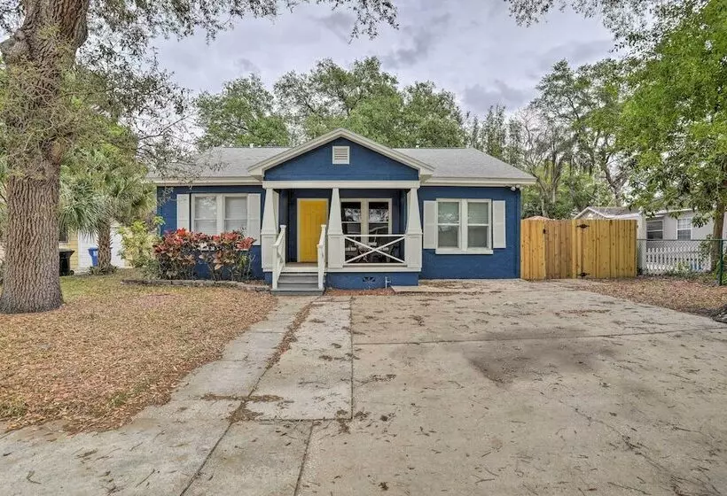 St Petersburg Escape W/ Fenced Yard + Games!