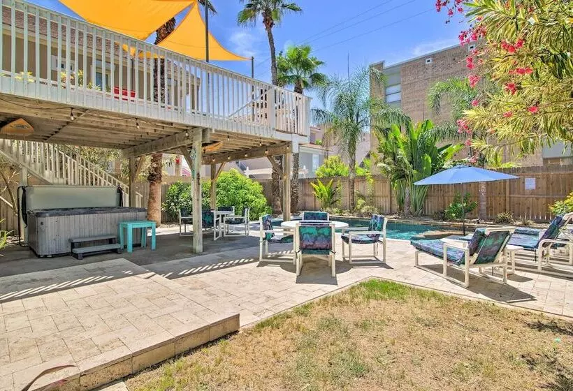 South Padre Home W/ Pool & Hot Tub: Walk To Beach!