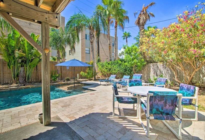 Sunny South Padre Home   Steps To The Beach!