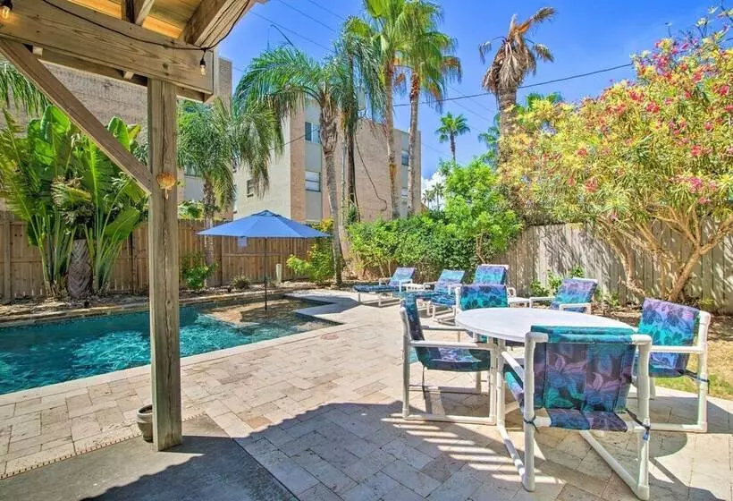 South Padre Home W/ Pool & Hot Tub: Walk To Beach!