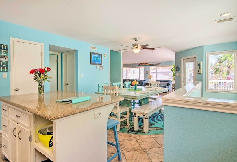Sunny South Padre Home   Steps To The Beach!