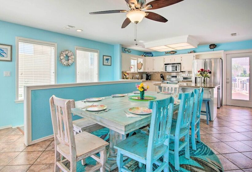 Sunny South Padre Home   Steps To The Beach!