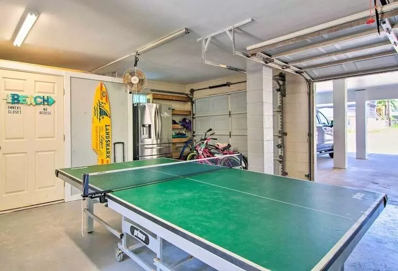 South Padre Home W/ Pool & Hot Tub: Walk To Beach!