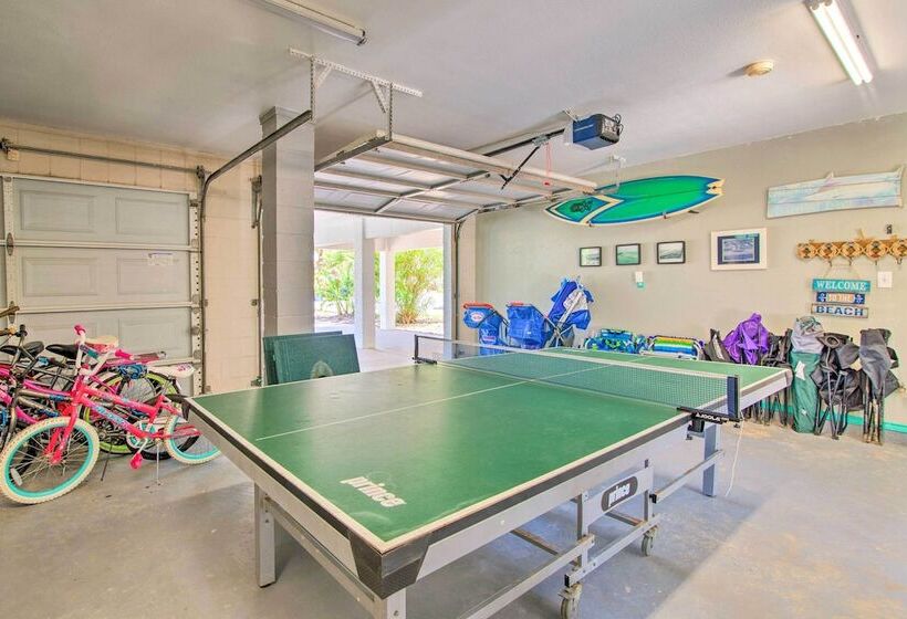 Sunny South Padre Home   Steps To The Beach!